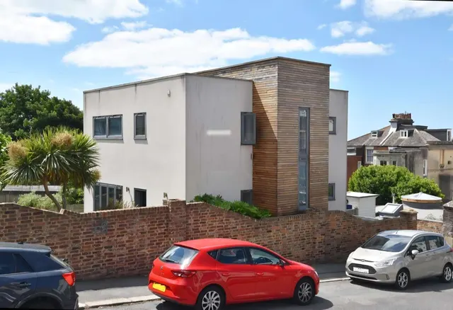 St. Johns Road, St. Leonards-on-Sea, East Sussex, TN37 6HP, photo 1