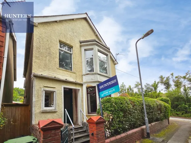 Pen-Y-Bryn Terrace, Bridgend, photo 1