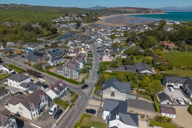 Photo 2 — Angorfa, Abersoch, Pwllheli, Gwynedd, LL53 7EB