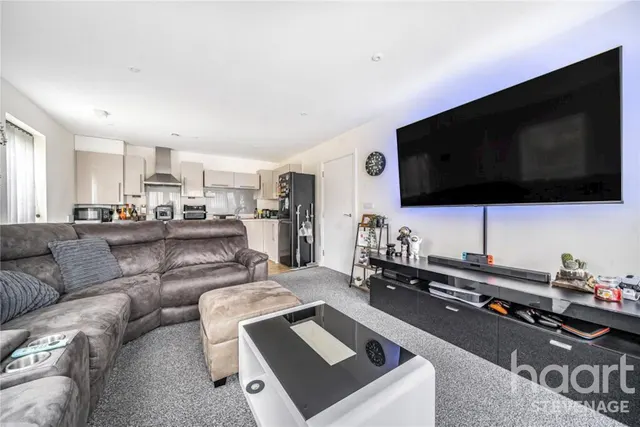 Giles Crescent, Stevenage, SG1, photo 1