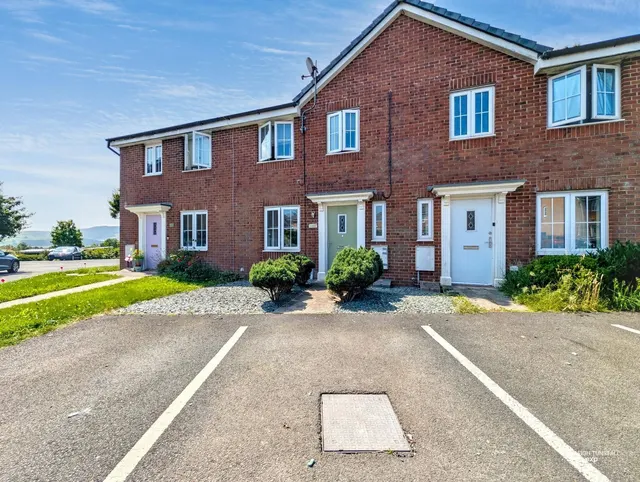 Weavers Avenue, Frizington, CA26, photo 1