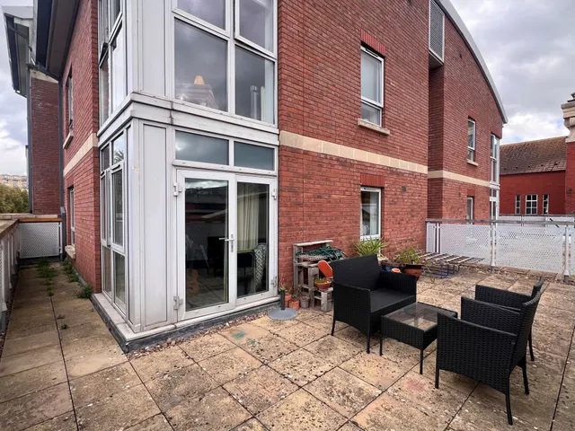 St. Peters Court, BS3, photo 1