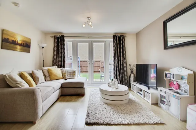 Peregrine Way, Hatfield, AL10, photo 2