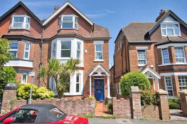 Limes Road, Folkestone, CT19, photo 1