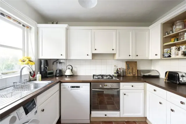 Photo 3 — Speldhurst Road, Victoria Park Village E9