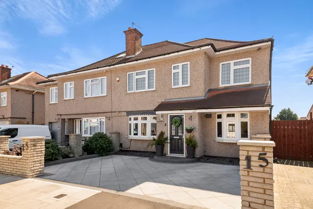 Kingshill Avenue, Northolt, UB5, photo 2