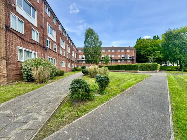 Elm House, Prescot, L34, photo 1