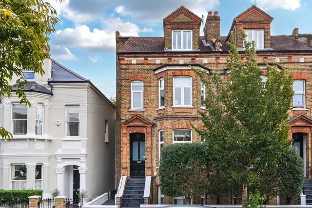Santos Road, London, SW18, photo 1