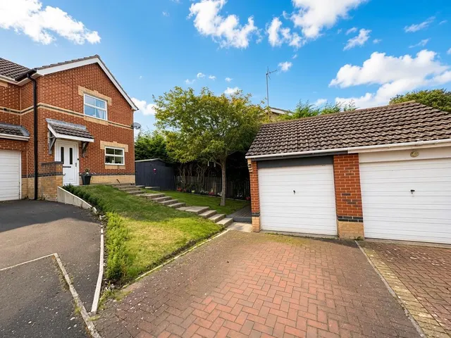Inglenook Close, Crook, DL15, photo 1