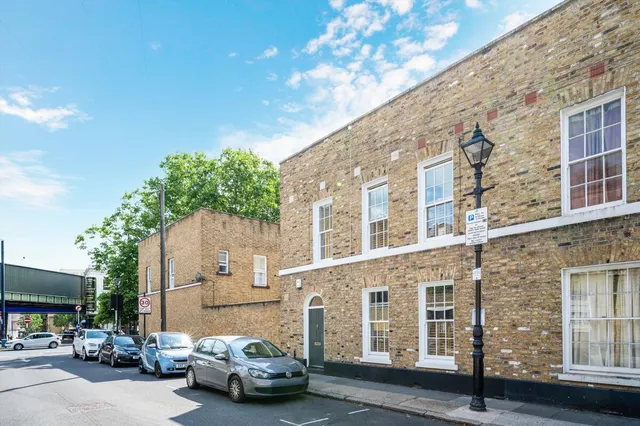Barnes Street, London, E14, photo 1