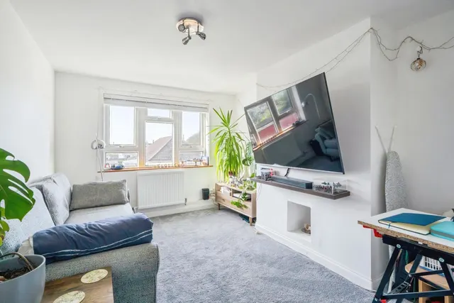 Boundstone Close, Lancing, BN15, photo 3
