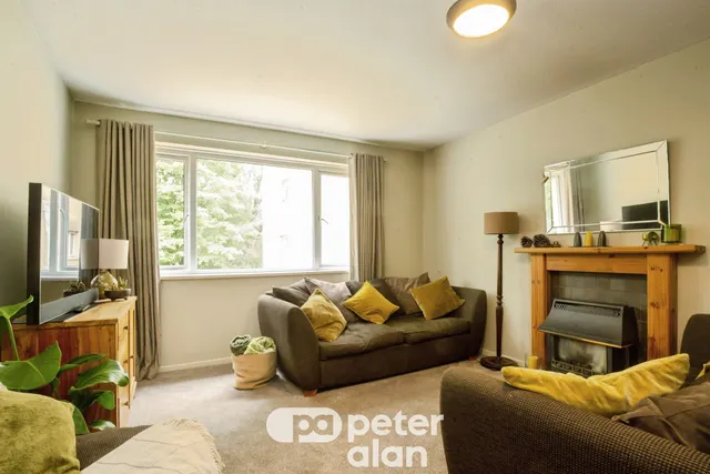 George Street, Pontypool, NP4, photo 3