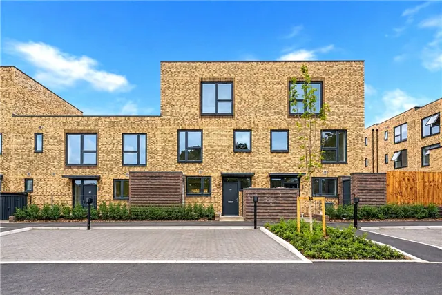 Ballast Road, Erith, DA8, photo 1
