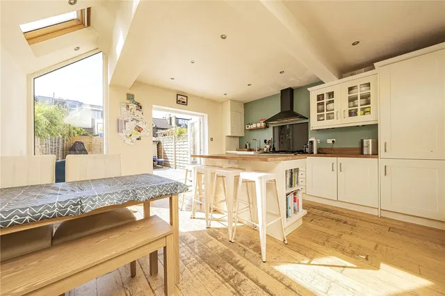 Percy Road, Isleworth, TW7, photo 2