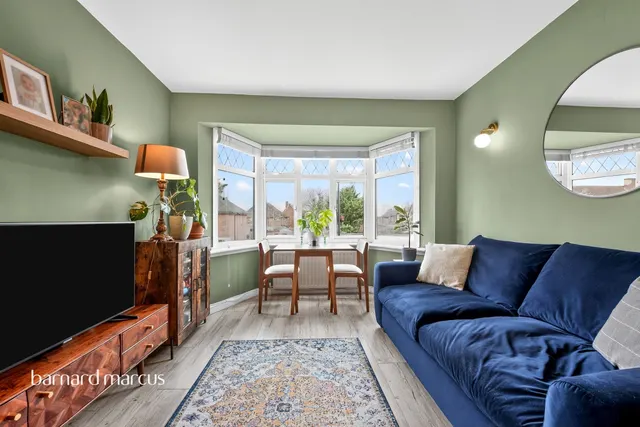 Marlborough Road, Feltham, TW13, photo 2