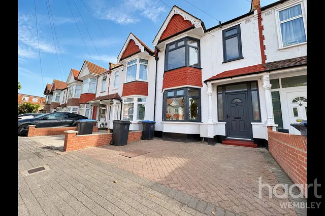 Waverley Avenue, HA9, photo 1