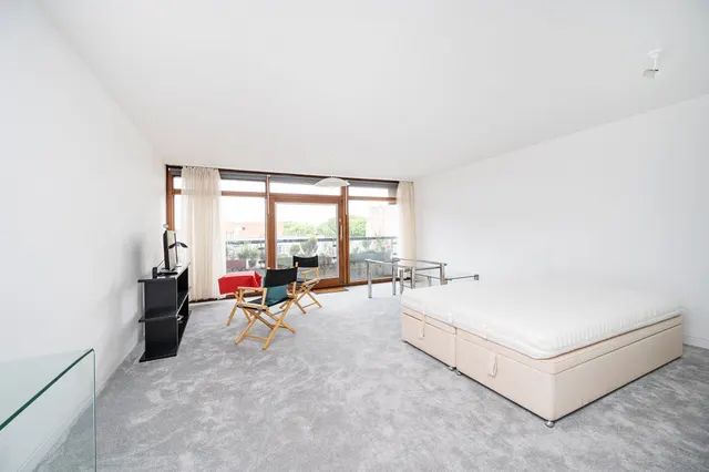 Photo 2 — 51 John Trundle Court, Barbican, London