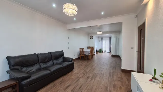 Photo 2 — Worton Way, Isleworth, TW7