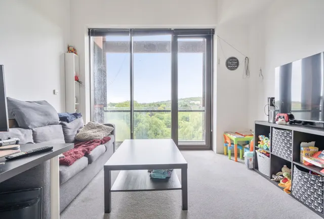 Lakeshore Drive, Bristol, BS13 7BG, photo 1