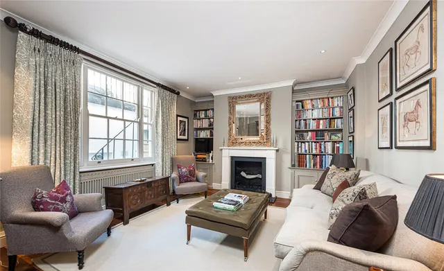 Winchester Street, London, SW1V, photo 1