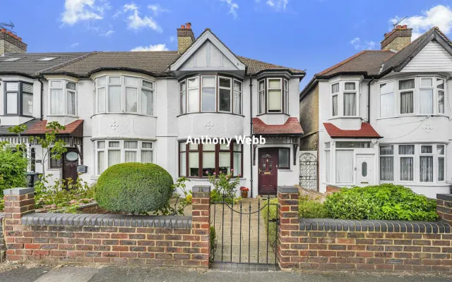 Hedge Lane, Palmers Green, N13, photo 1