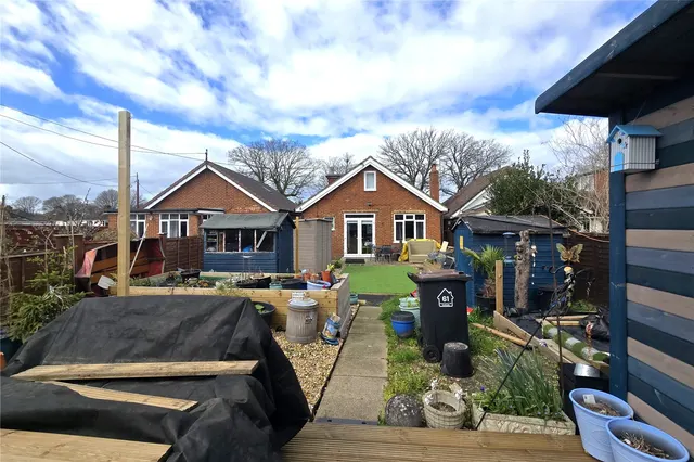 Hamesmoor Road, Mytchett, Surrey, GU16 6JB, photo 1
