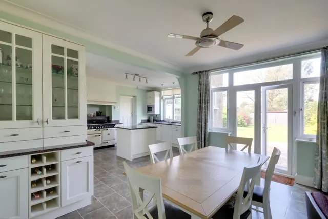 Photo 3 — Barnfield Avenue, Croydon, Croydon, CR0 8SF