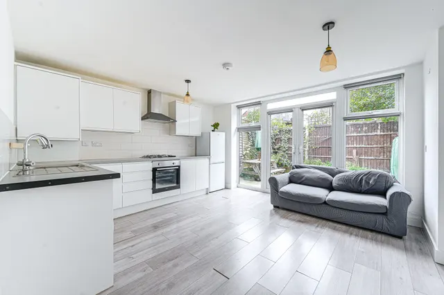 Photo 2 — Ground Floor, 132 St Dunstans Road, London
