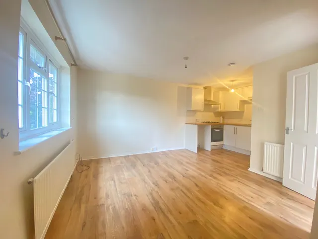 Elmbridge Road, Cranleigh, GU6, photo 2