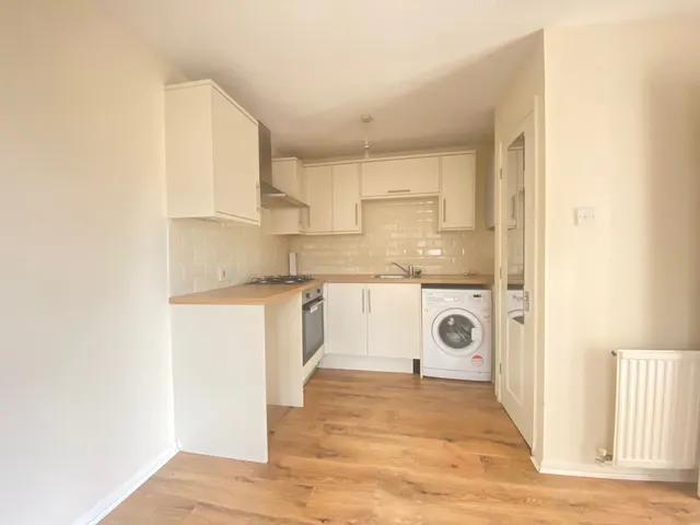 Elmbridge Road, Cranleigh, GU6, photo 3