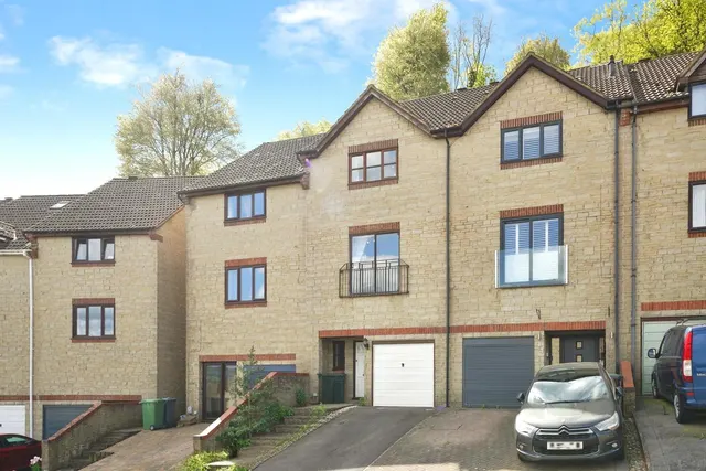 Weavers Close, Dursley, GL11, photo 1