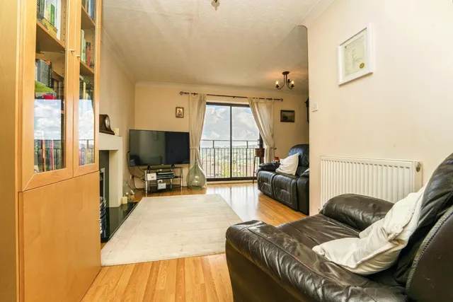 Weavers Close, Dursley, GL11, photo 3