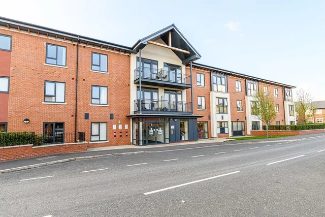 Cable Drive, Helsby, Frodsham, Cheshire, WA6 0FP, photo 1