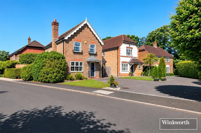 Heywood Drive, Bagshot, Surrey, GU19, photo 1
