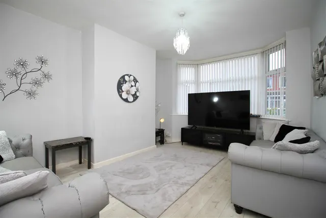 Bentley Road, Denton, photo 1