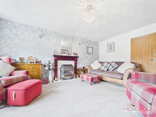Laurel Close, Marford, LL12, photo 2
