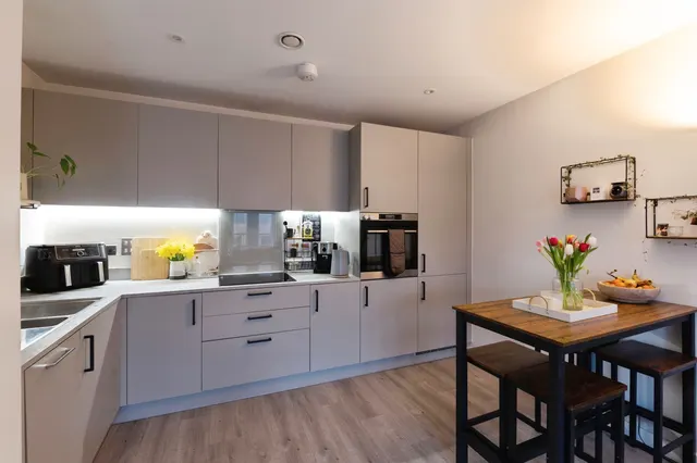 Whittle Drive, Hornchurch, RM12, photo 3