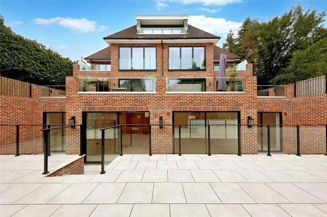 Photo 3 — Ledborough Lane, Beaconsfield, Buckinghamshire, HP9 2DG