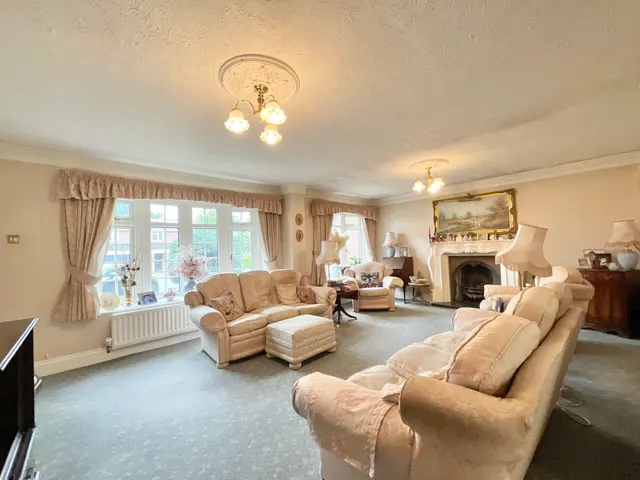 Kenilworth Close, Wistaston, CW2, photo 3