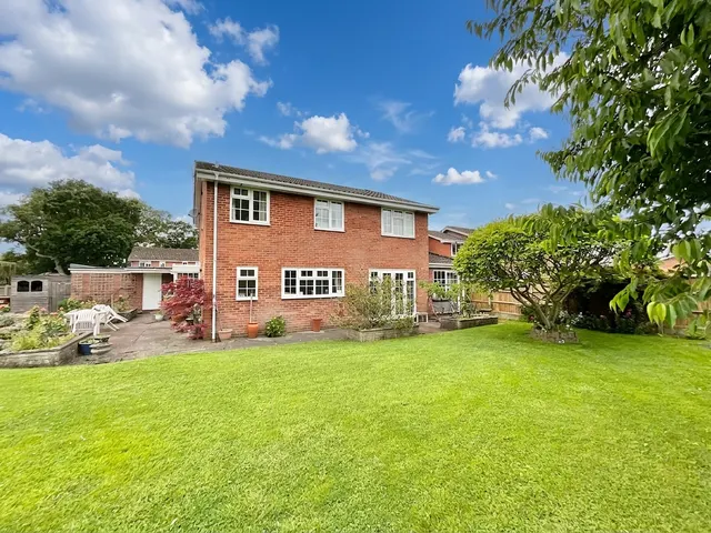 Kenilworth Close, Wistaston, CW2, photo 2