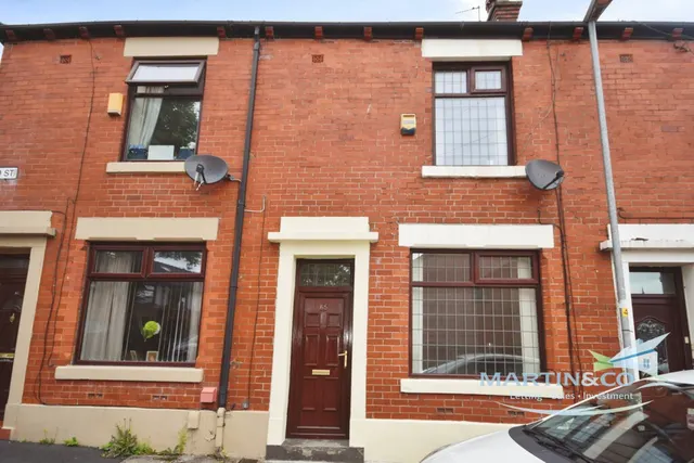 Maud Street, Syke, OL12, photo 1