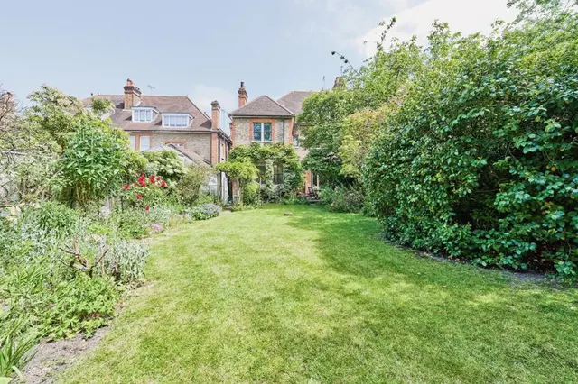 Photo 3 — Denbigh Gardens, Richmond TW10 6EN