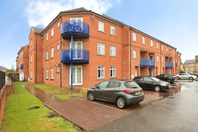 Photo 3 — Fletton Avenue, Peterborough