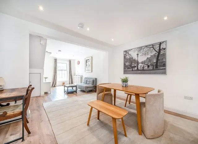 Photo 2 — Brunel Close, Hounslow, TW5