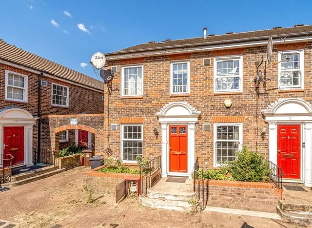 Brunel Close, Hounslow, TW5, photo 1