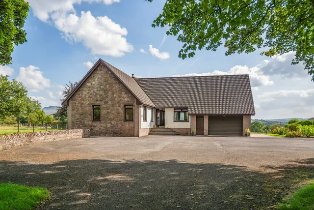Indians Farmhouse, Indians Road, Balfron Station, by Glasgow, G63 0QN, photo 1