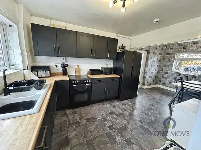 Lundy Road, Blurton, ST3, photo 3