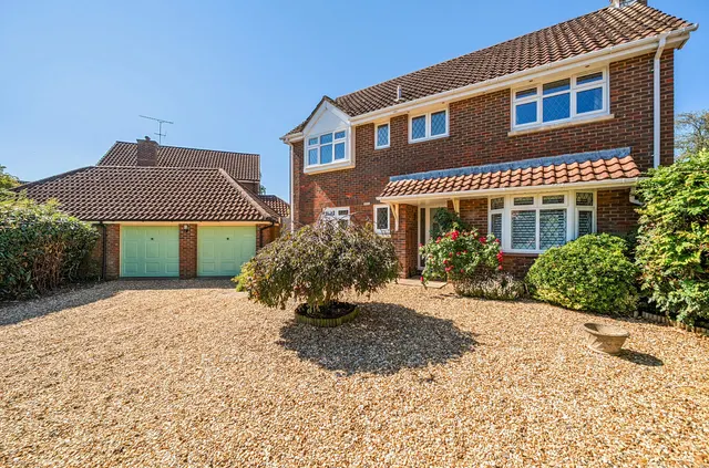 Springfields Close, Colden Common, SO21, photo 1