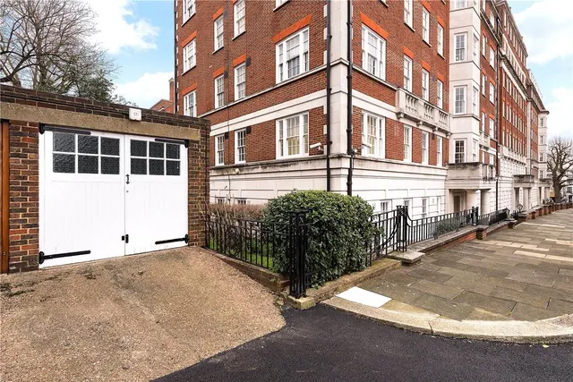 Sheldrake Place, London, W8