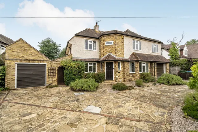 Brook Farm Road, Cobham, KT11, photo 1